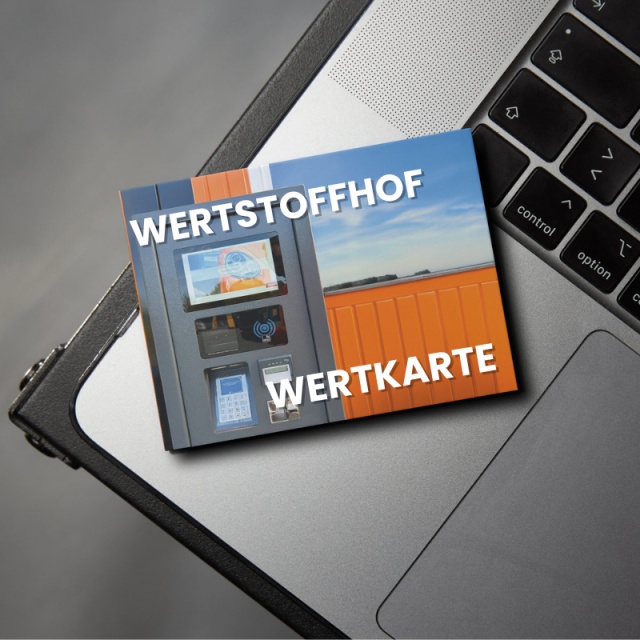Wertstoffhof Wertkarte, auf einem Laptop liegend